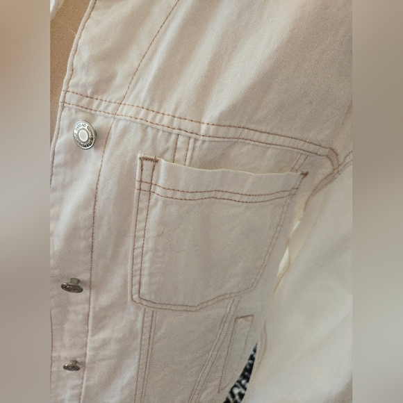 Small Thread & Supply Jacket - Picture 3 of 6